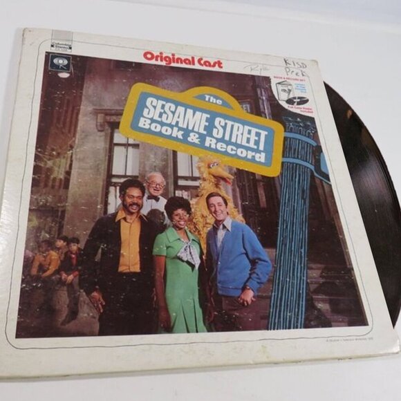 Sesame Street BOOK AND RECORD (1) LP Vinyl Record 1970 - Picture 1 of 15